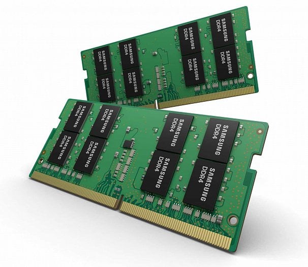 32GB modul DDR4 2666 MHz od Samsungu. Tato dual-rank paměť má po dvou stranách PCB celkem šestnáct čipů