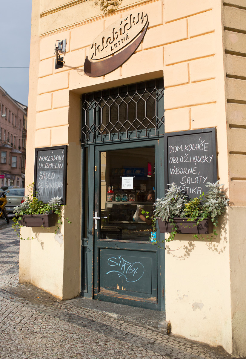 Chlebíčky z Letné, tradiční a jedny z nejlepších v celé Praze.