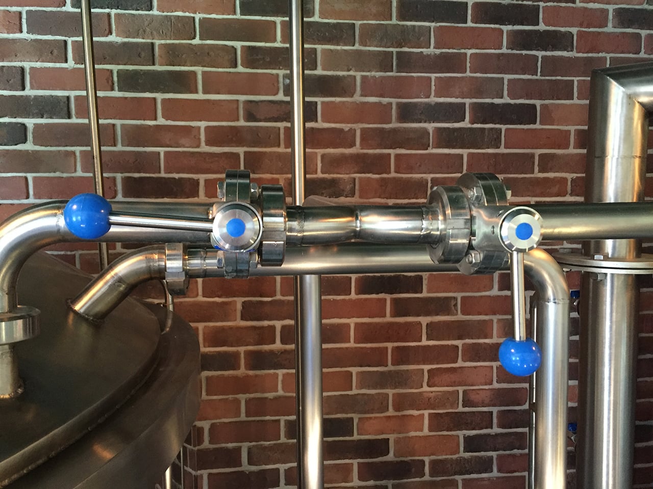 Na páky a jejich polohu budou brzy dohlížet chytré kamery.