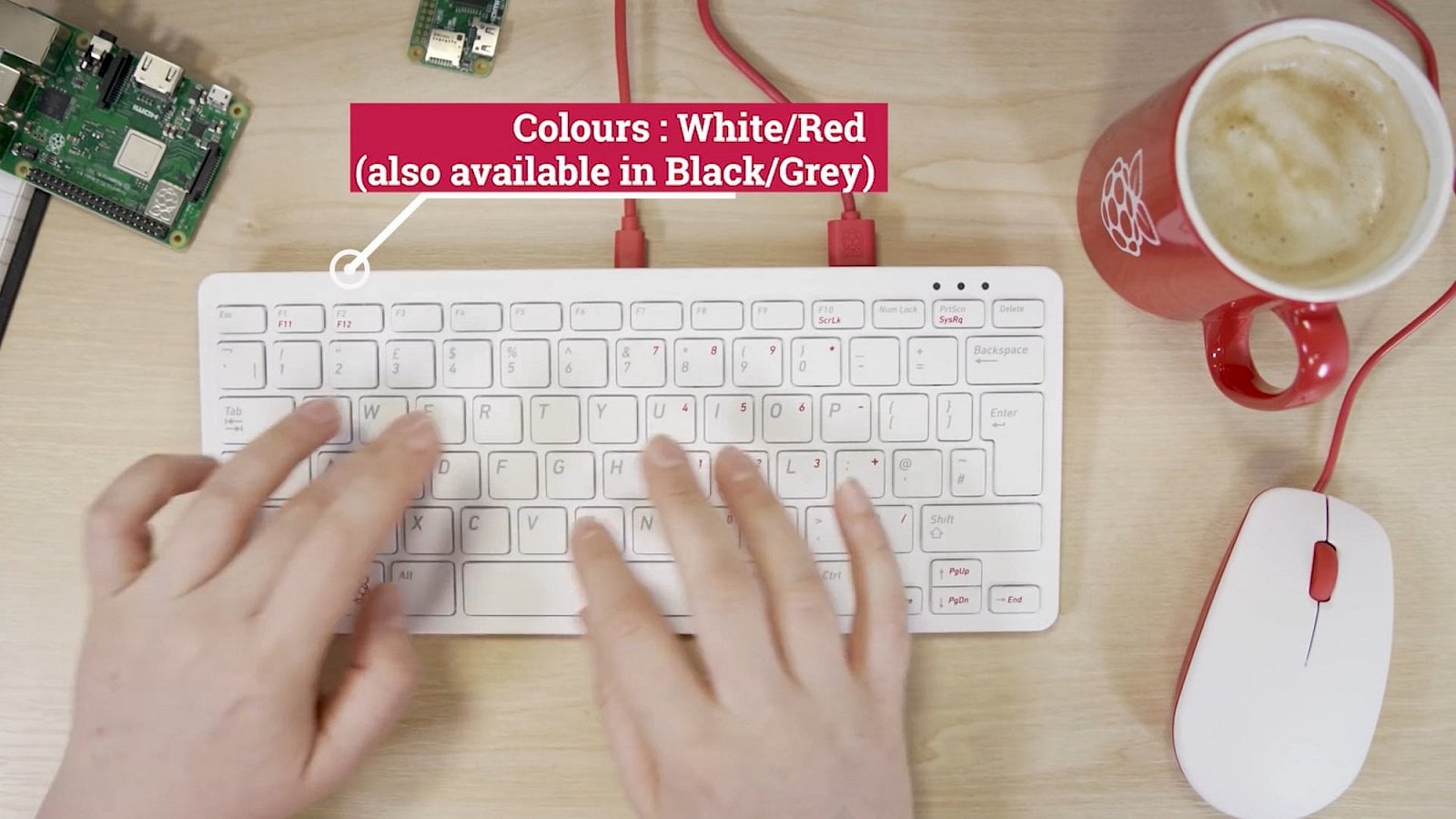 Klávesnice je k dispozici v bílo/červené či černo/šedé barvě.
