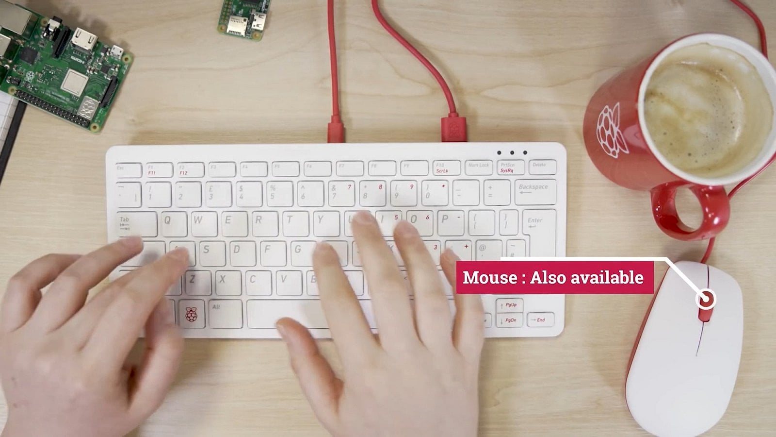 K dispozici je i myš.