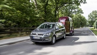 Náhledový obrázek - Volkswagen Sharan dostal pohon z Octavie RS a pomůže vám hlídat koně