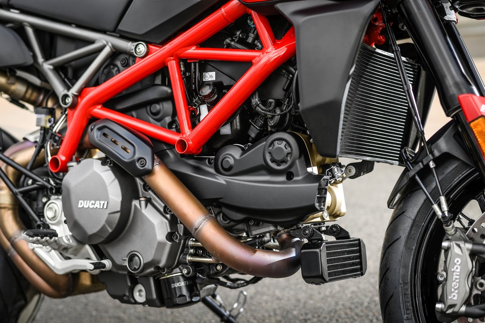 2019-06-Hypermotard_950_Static-26.jpg