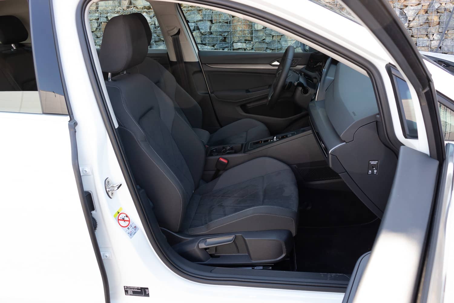 2020-04-Volkswagen-Golf-1.5-eTSI-2020-31.jpg