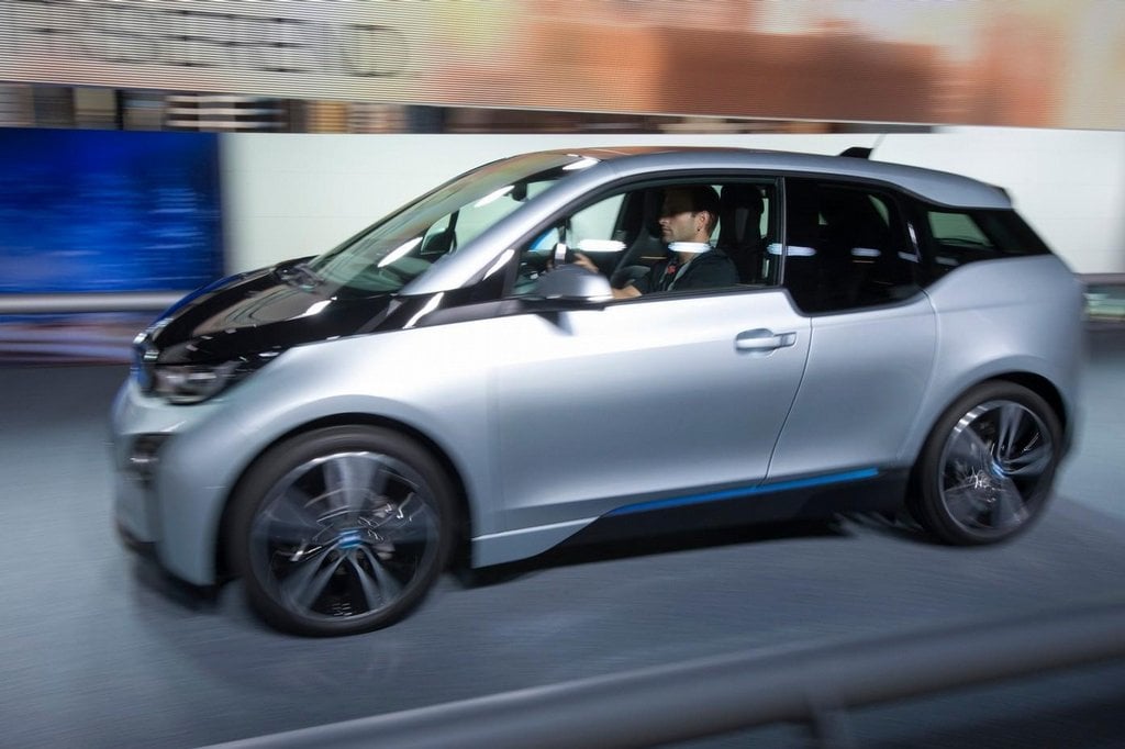 2013-12-elektromobil-bmw-i3-2.jpg