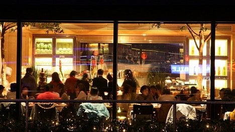 Náhledový obrázek - Vládní opatření od 15. 6. zmírňují: Ve školách i v restauracích