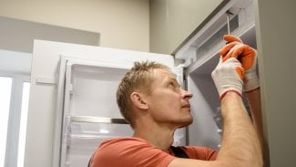 Montér a vestavná lednička