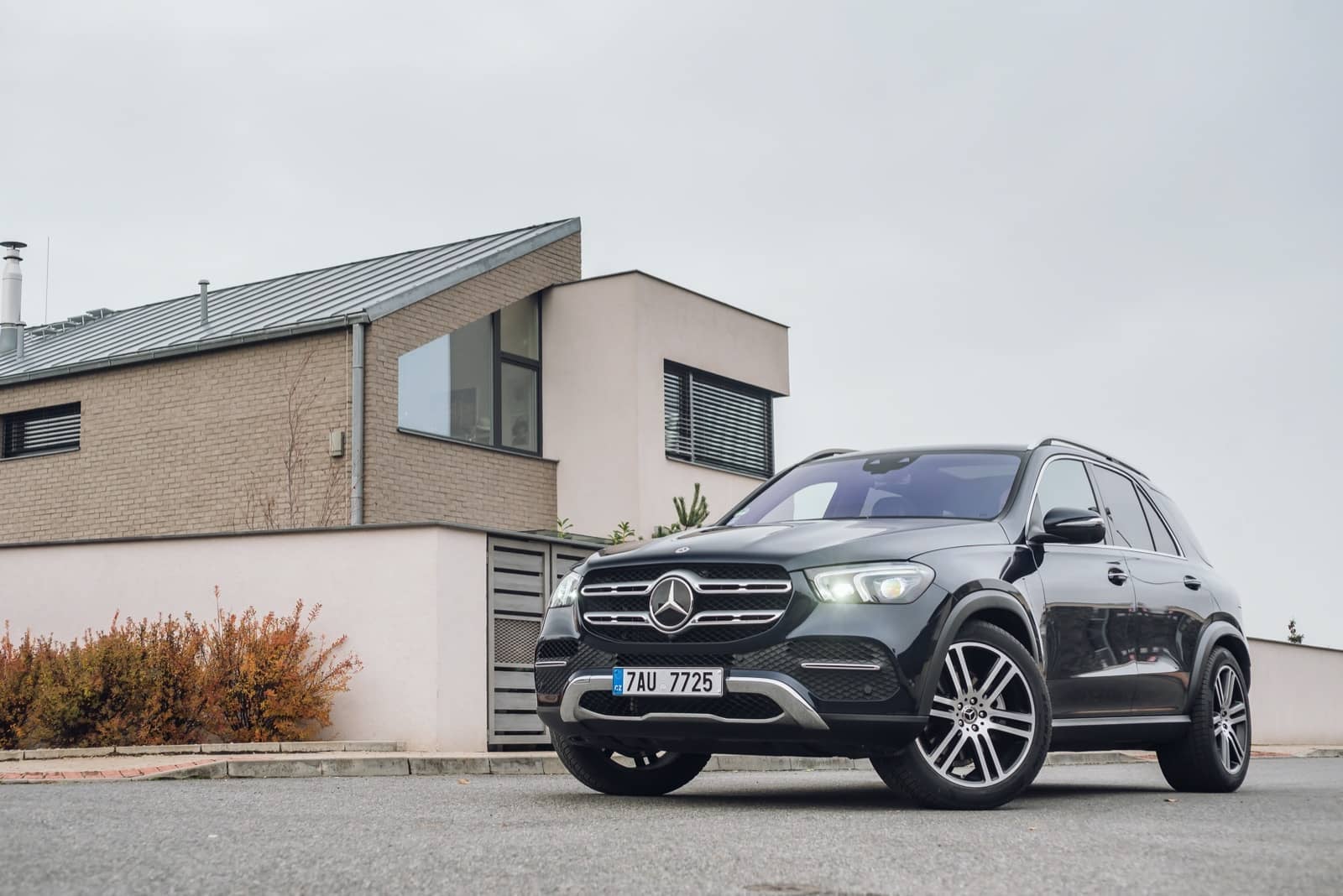2019-12-Mercedes-Benz-GLE-400-d-00050.jpg