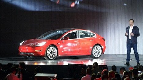 Náhledový obrázek - Tesla se stala „skutečnou automobilkou“, vyrábí pět tisíc vozů Model 3 týdně