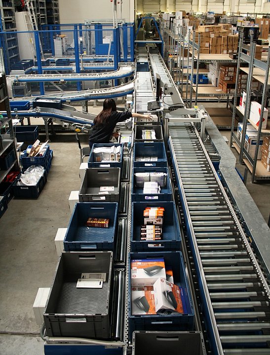 Pohled na dopravníky.