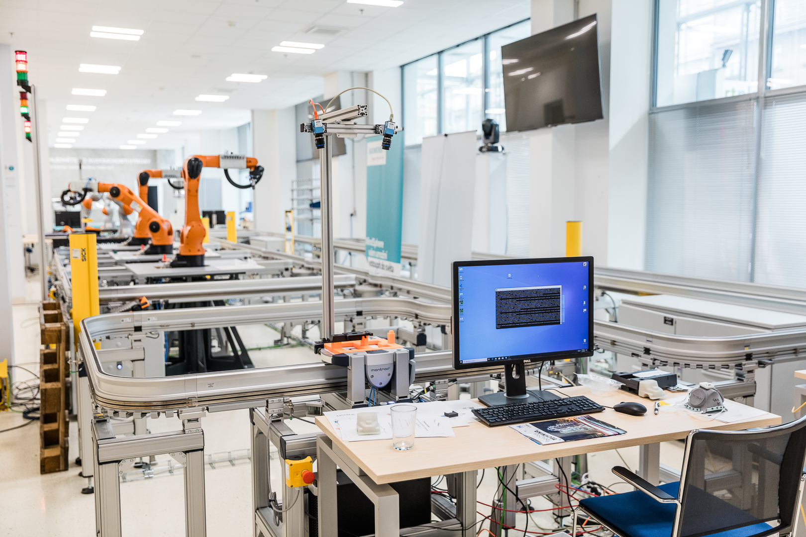 Testbed CIIRC ČVUT s instalovanou privátní standalone 5G sítí