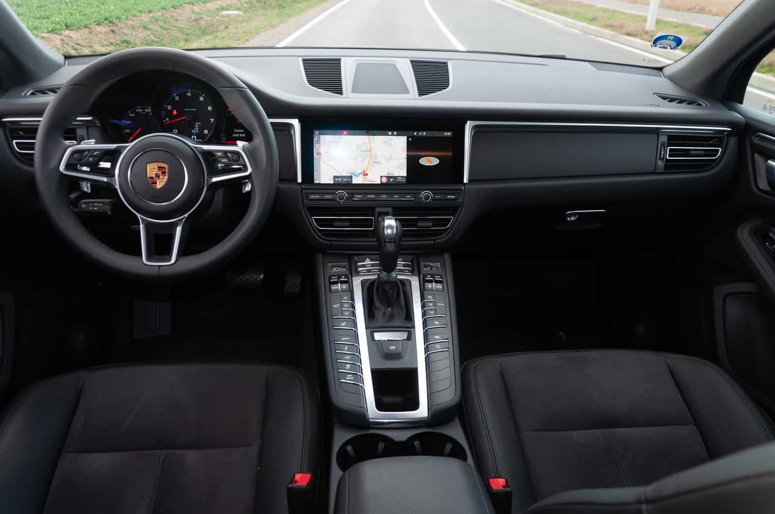 2019-04-Porsche-Macan-82.jpg