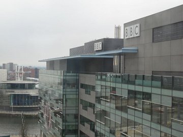 Jedna z budov, které si BBC na deset let pronajala v komplexu MediaCityUK v Manchesteru.