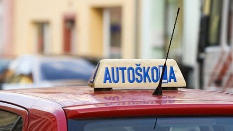 Náhledový obrázek - Otestujte si znalosti. Dokážete správně odpovědět na nejtěžší otázky z autoškoly?