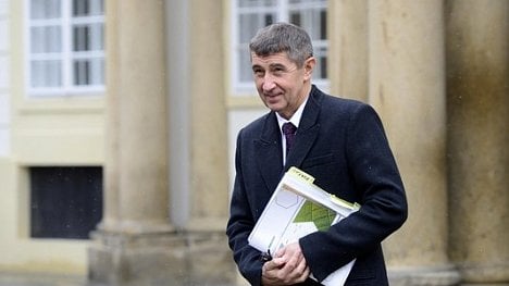 Náhledový obrázek - Babiš podle objevených listin donášel StB na své kolegy