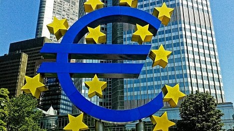 Náhledový obrázek - Ekonomika eurozóny může klesnout až o dvanáct procent. Na loňskou úroveň se nevrátí před rokem 2022