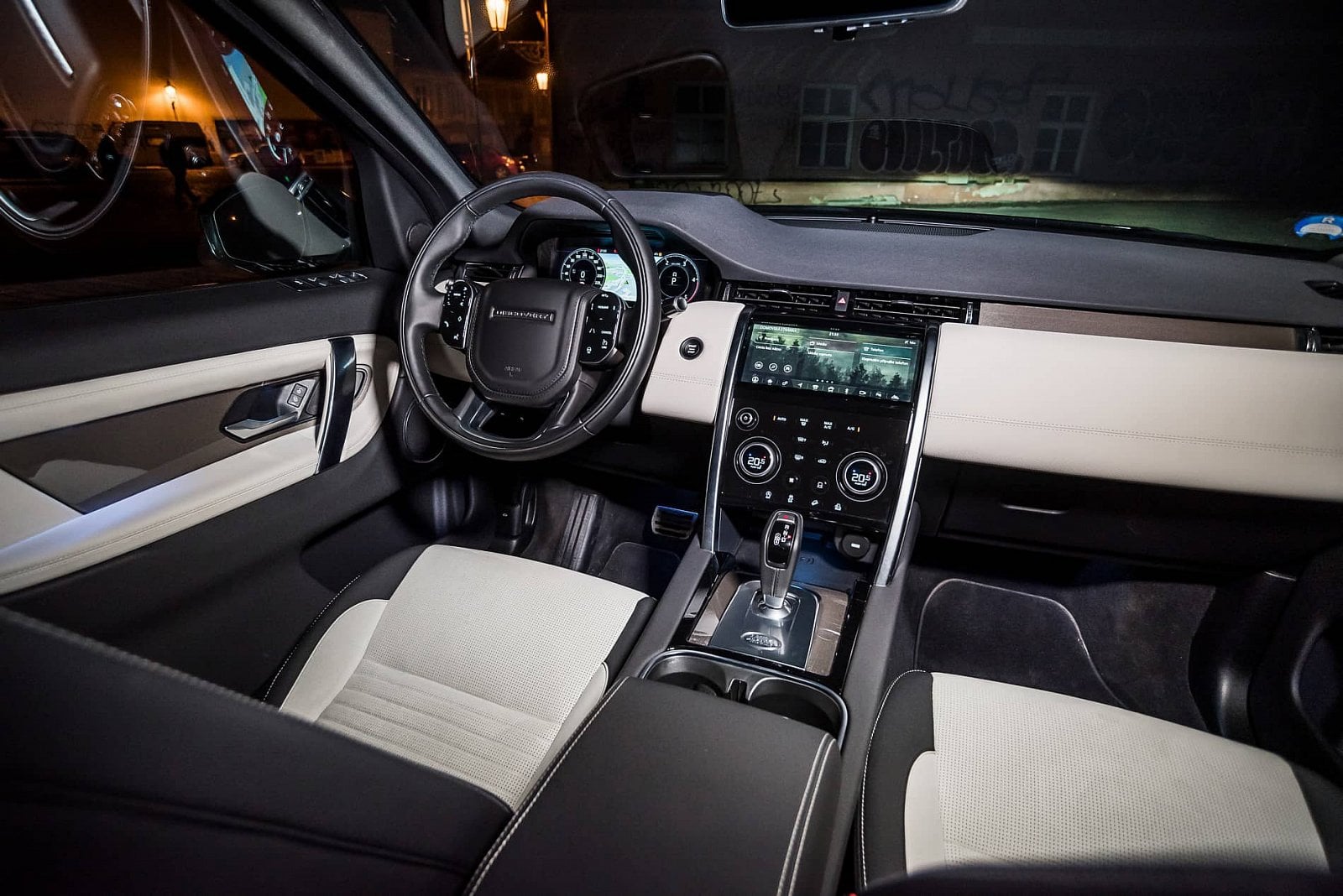 2020-01-land-rover-discovery-2020-6.jpg