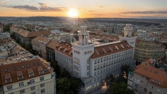 Bývalá telefonní ústředna na pomezí pražských Vinohrad a Žižkova projde konverzí na nájemní bydlení