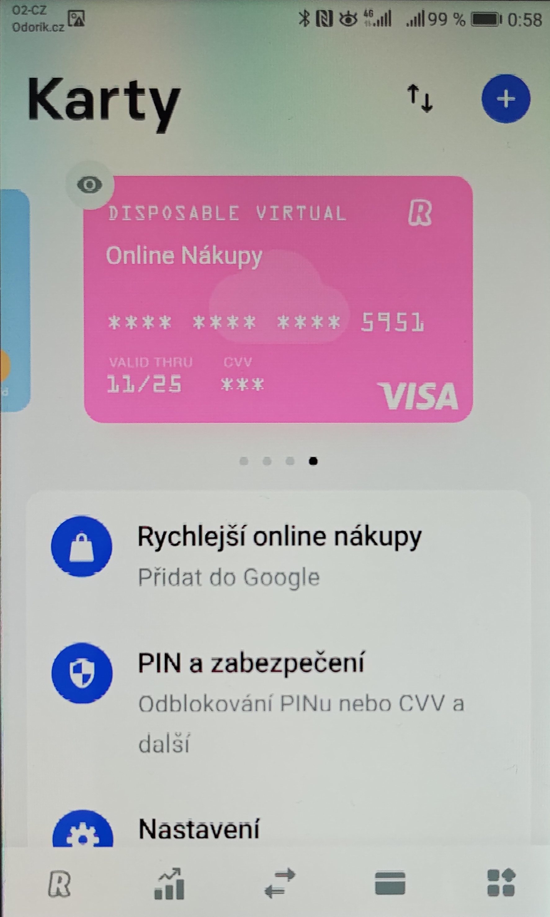 V aplikaci Revolut si lze na jedno kliknutí vytvořit jednorázovou debetní virtuální karrtu Visa pro platby na internetu, nebo kartu Mastercard pro opakované použití. (11/2020)