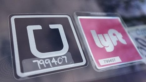 Náhledový obrázek - Koalice proti Uberu. Lyft a Waymo spolupracují na autonomním řízení