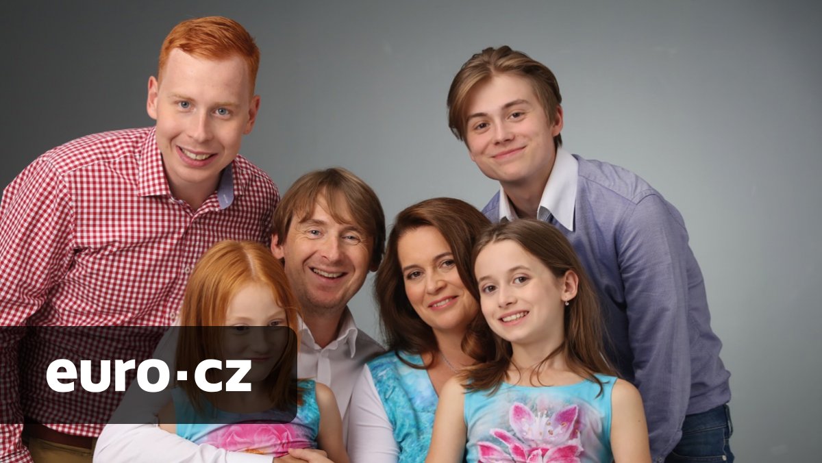 Začínali v garsonce a kvůli podnikání se málem rozvedli. Příští rok oslaví rodinná firma JK šperky 35 let na trhu