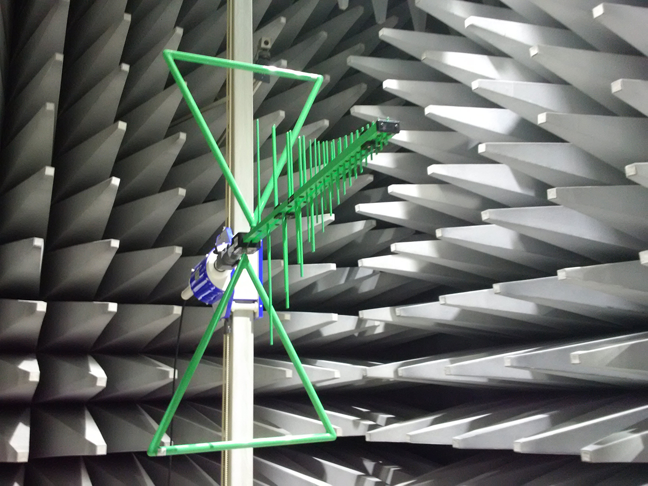 Laboratoř na testování elektromagnetického záření.