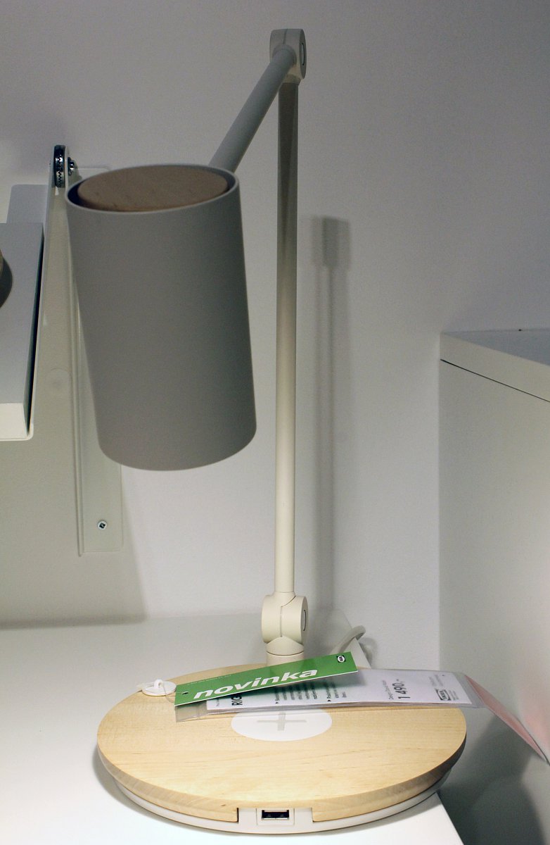 Nábytek s bezdrátovým nabíjením Qi z IKEA