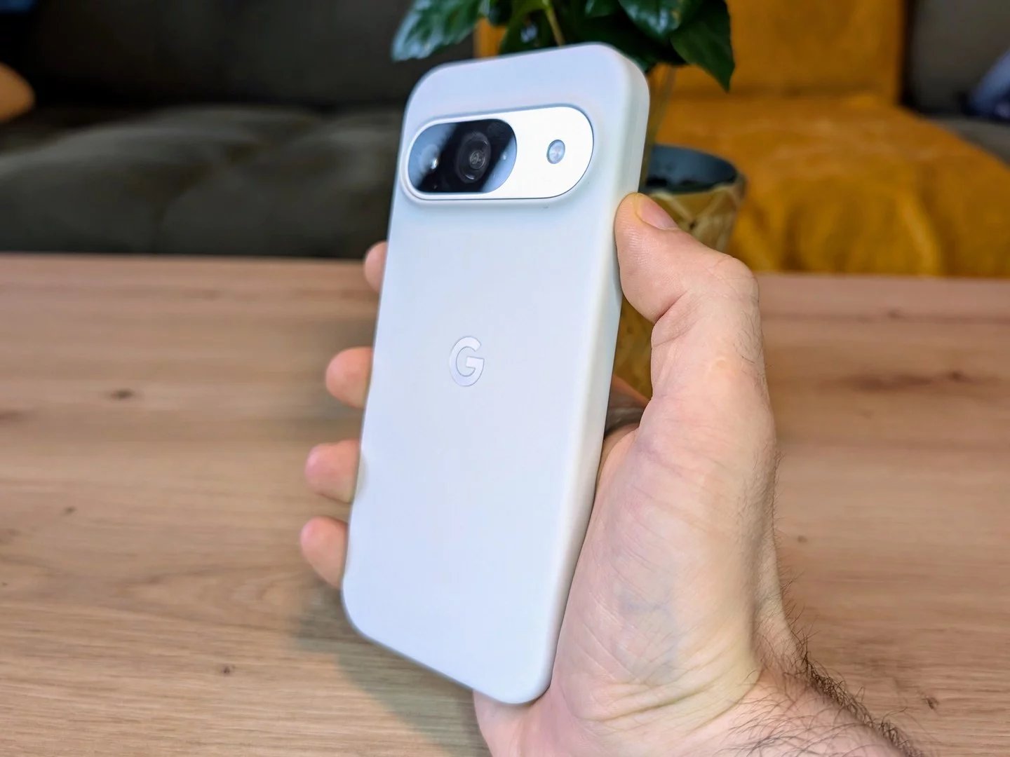 Ochranný kryt eliminuje výškový rozdíl mezi zády a fotomodulem