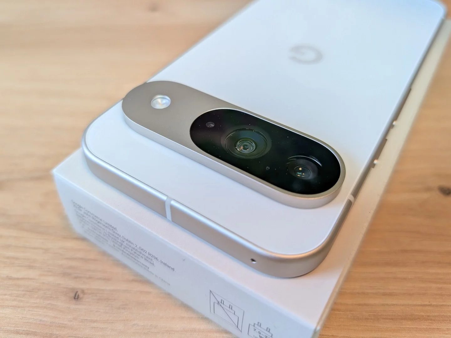 Detail na přepracovaný camera bar