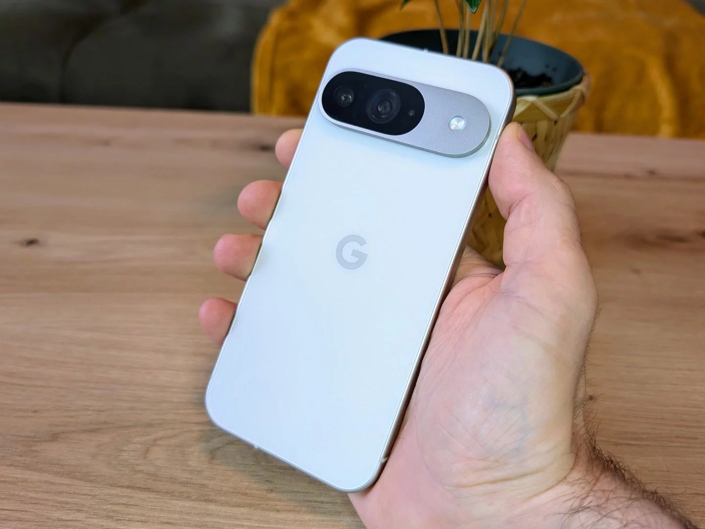 Mnou testovaná bílá verze vypadá decentně i stylově zároveň