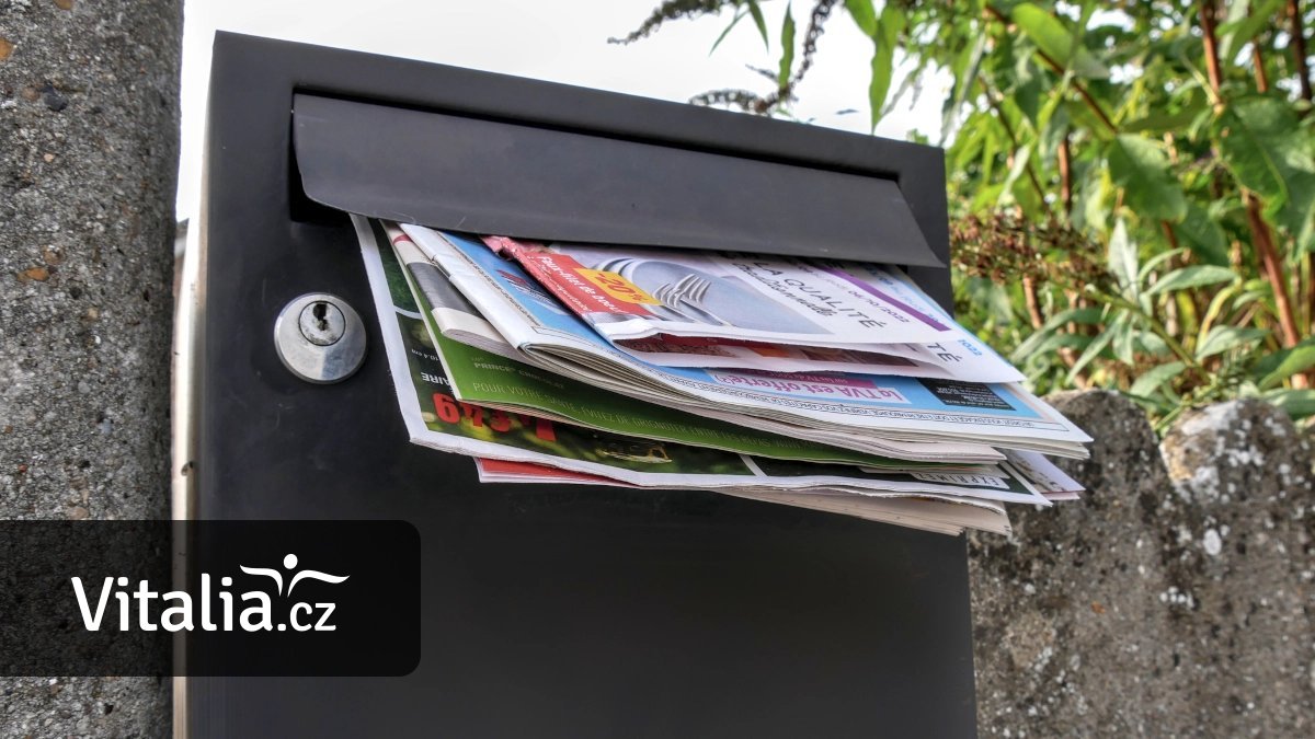 Letáky se zmenšují, řetězce jich vydávají méně. Našly nové způsoby, jak informovat o slevách