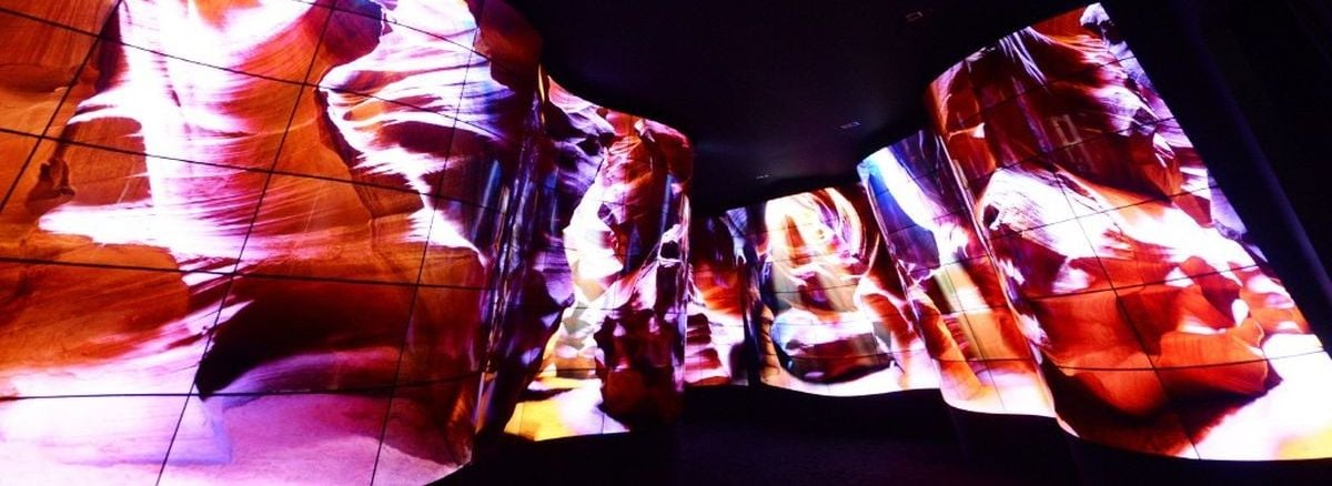 LG OLED Canyon - kaňon z displejů (veletrh CES 2018)