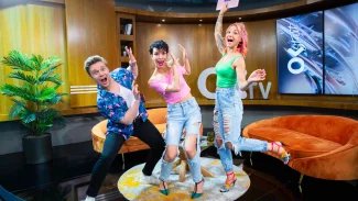 Moderátoři dopoledního vysílání OK Start Dominik Port, Radka Pavlovčinová a Dominika Potůčková