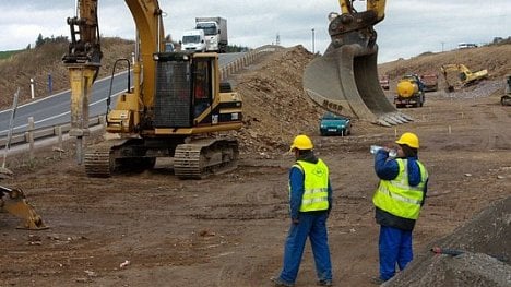 Náhledový obrázek - Senát schválil zákon o liniových stavbách. Usnadní se vyvlastňování pozemků