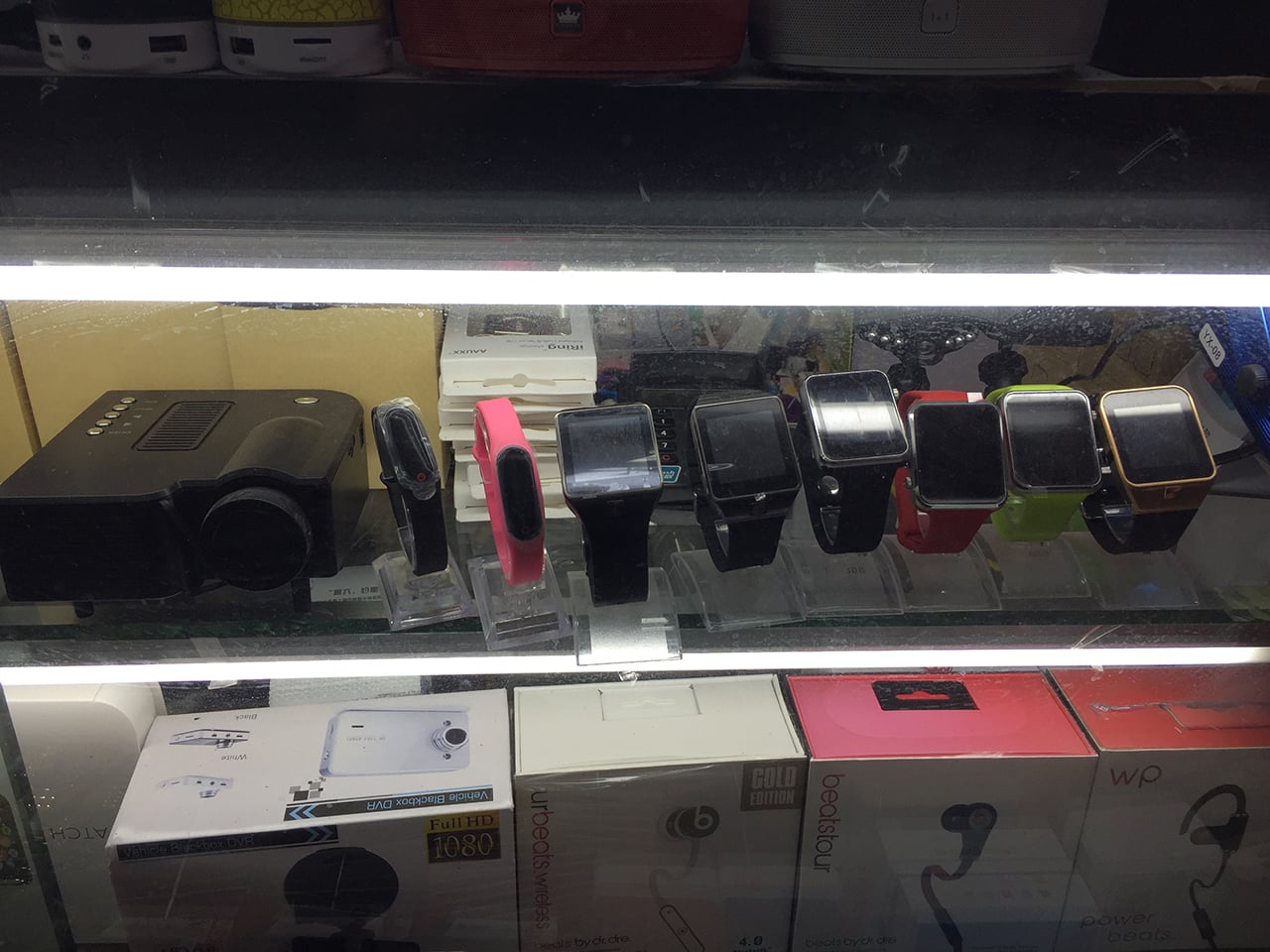 Kopírují se také všemožné wearables.