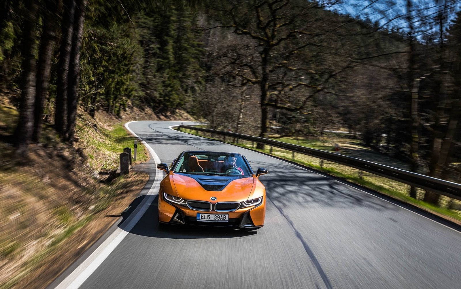 2020-06-bmw-i8-roadster-14.jpg