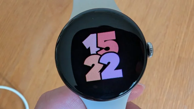 Google Pixel Watch 3 jsou skvělá alternativa Apple Watch. Pokud zbytečnost jako chytré hodinky potřebujete