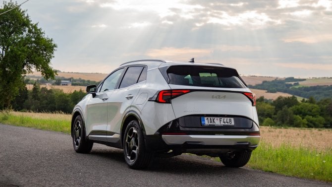 Tohle rodinné SUV nestojí nesmysl, přesto je tiché, pohodlné a záruku rozdává po hrstech. Vyzkoušeli jsme novou Sportage