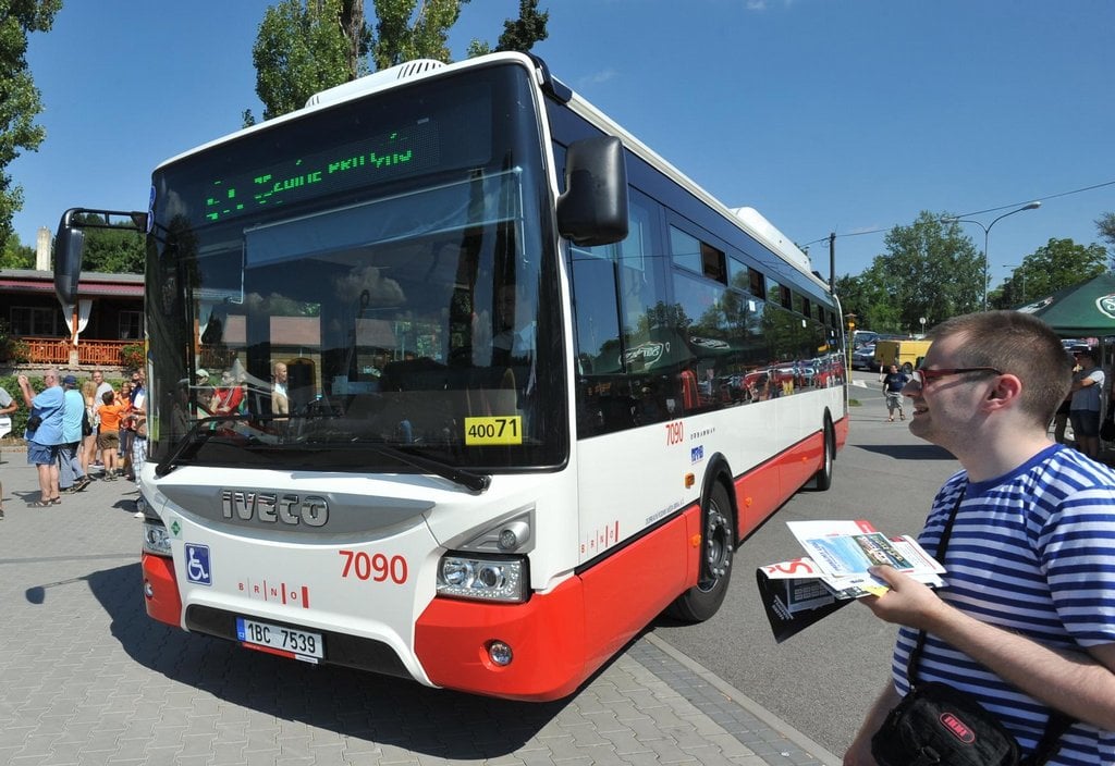 2011-05-brno-vyc599adilo-hranatc3a9-autobusy-karosa-3.jpg