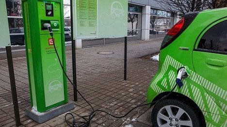 Náhledový obrázek - MPO: V roce 2020 se počet elektromobilů v Česku zvýší čtyřikrát. Hybridů bude dvojnásobek