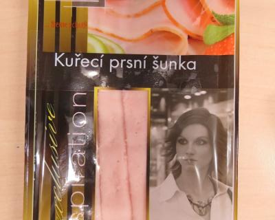 Kuřecí prsní šunka exclusive inspiration. Kategorie: Nejakostní potraviny. Nevyhovující parametr: chlorid sodný. Výrobek obsahoval více soli, než bylo uvedeno na obale výrobku. Výrobce: LE&CO - Ing. Jiří Lenc s.r.o., Jirny. Distributor: DC Billa. Místo kontroly: BILLA, spol. s r. o., Humpolec