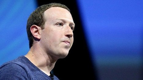 Náhledový obrázek - Horší výsledky Facebooku spustily výprodej akcií. Zuckerberg zchudl o 17 miliard dolarů