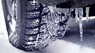 Náhledový obrázek - Test zimních pneumatik 185/65 R15 T: Nejlepší je Goodyear, propadl Kléber a Firestone