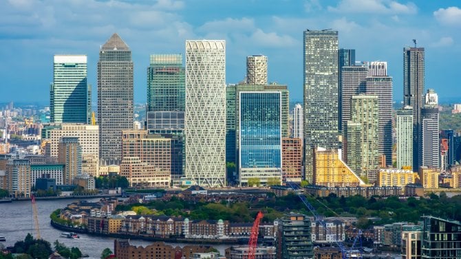 „Londýnská Wall Street“ se hlásí o slovo. Canary Wharf opět láká investory, JPMorgan a Visa tam rozšiřují kanceláře, Penta buduje nové byty