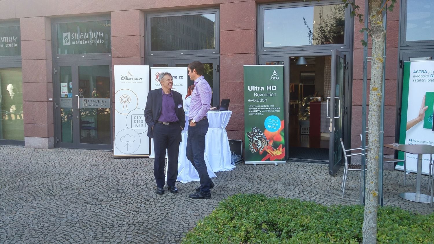 Kulatý stůl Ultra HD 2016