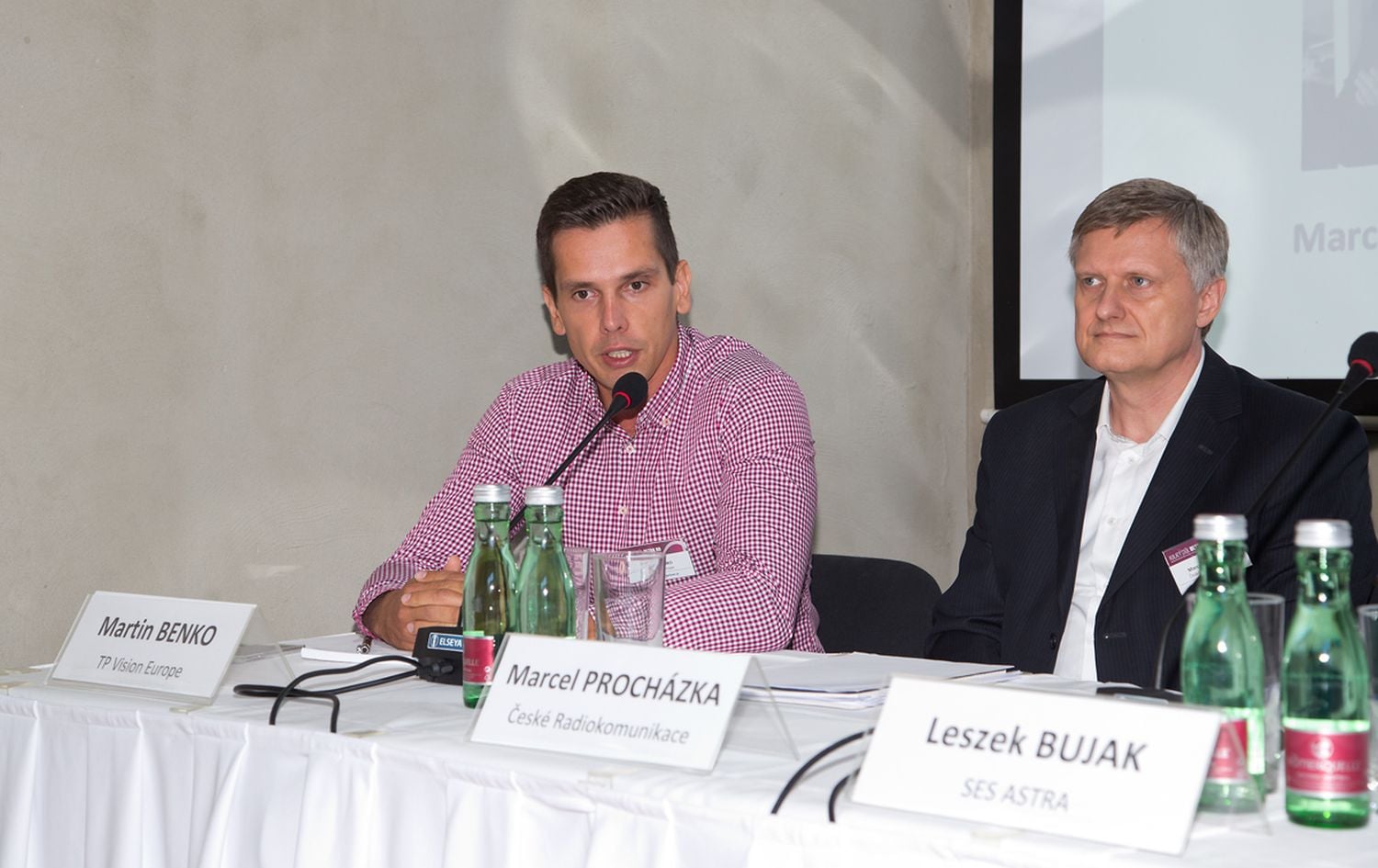 Kulatý stůl Ultra HD 2016