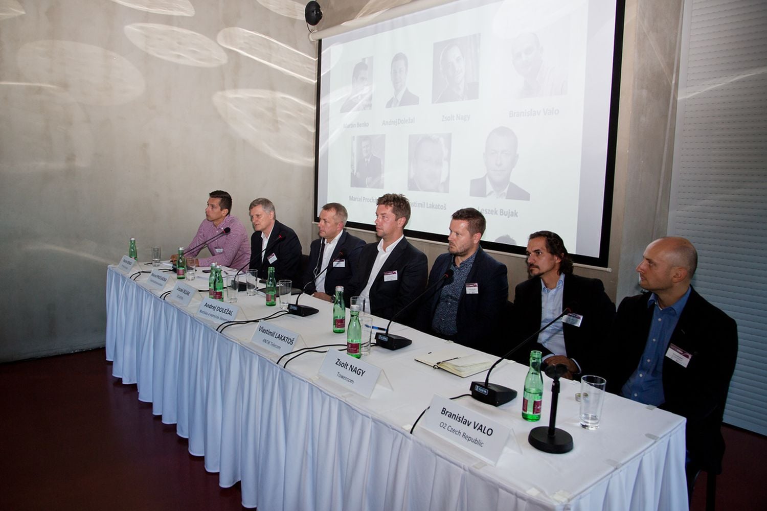 Kulatý stůl Ultra HD 2016