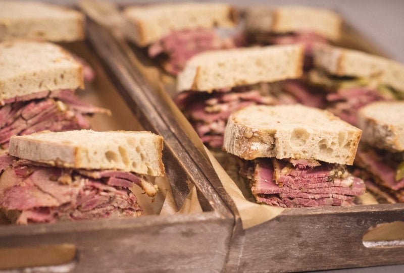 Street food je hitem. A začít s ním zvládnete i bez půjčky.