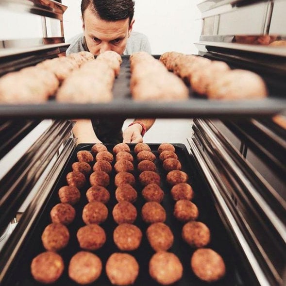 Street food je hitem. A začít s ním zvládnete i bez půjčky.