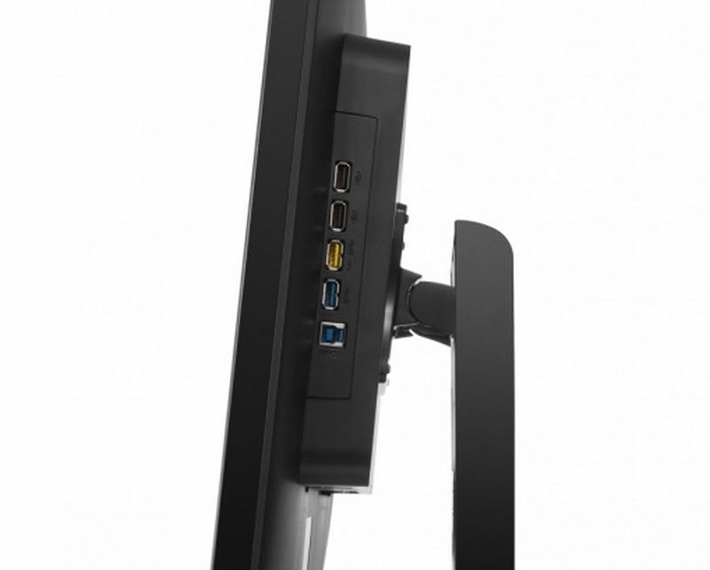 Boční rozhraní. Zbylá tj. ty pro video a audio jsou na spodní straně "hrbu".